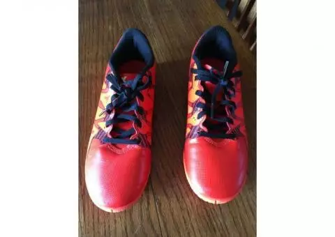 Indoor Soccer Shoes- Size 6